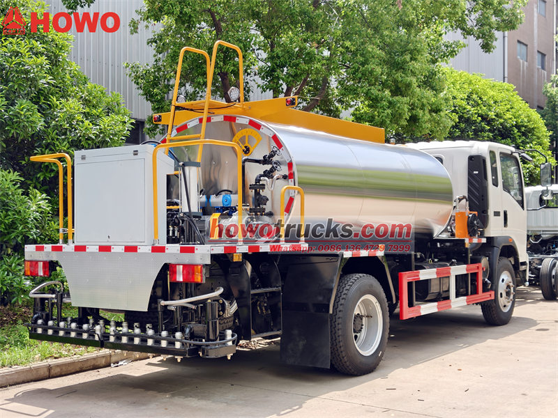  Howo light-duty asphalt distributor truck