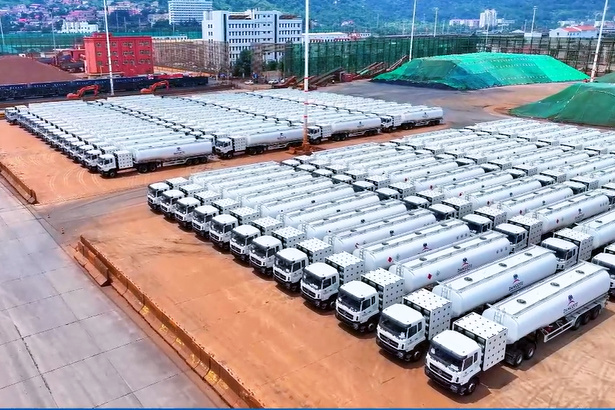 Heavy duty oil tank semi trailer