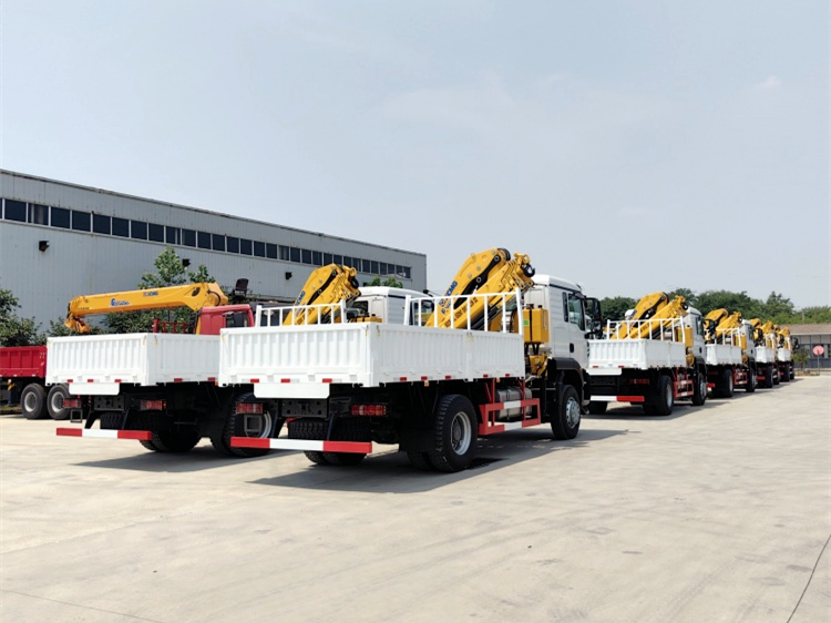 Brand new HOWO TX XCMG 8tons knuckle crane truck