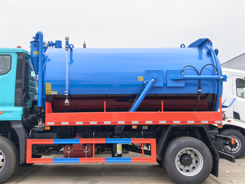 HOWO 10000L sewage tank truck HOWO 10000L sewage tank truck