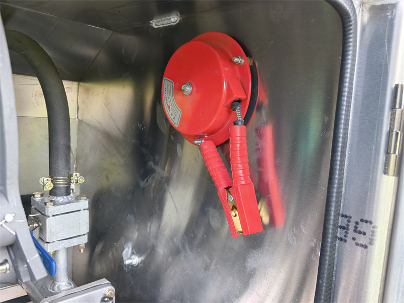 HOWO TX 20000L fuel tank truck