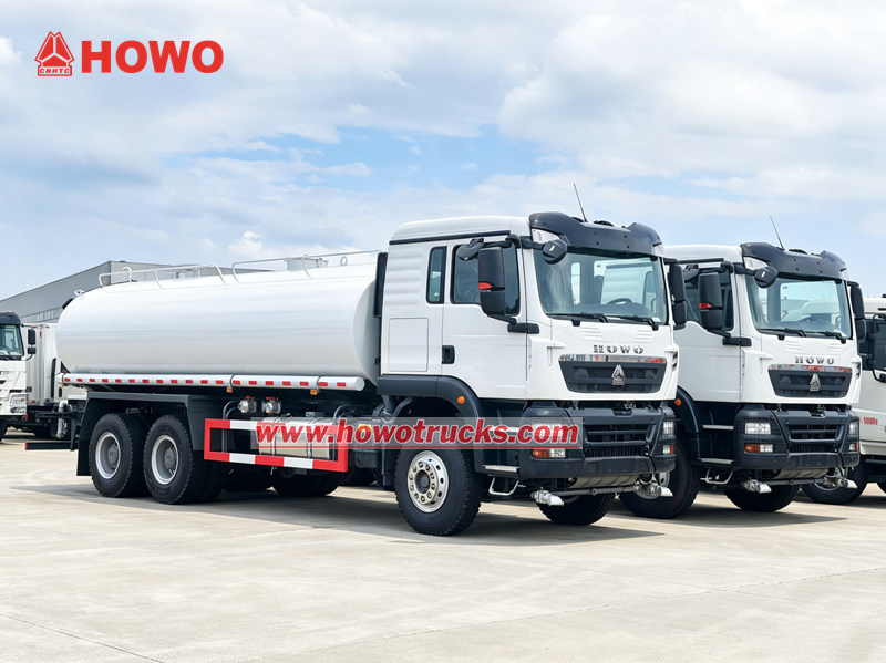 Os caminhões de pulverização de água HOWO TX Heavy de 20.000 litros são exportados para o Djibuti.